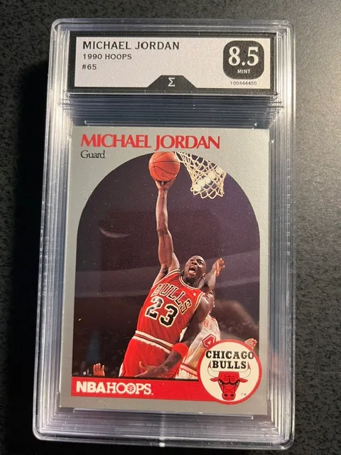 MICHAEL JORDAN 1990 HOOPS #65--GRADED 8.5