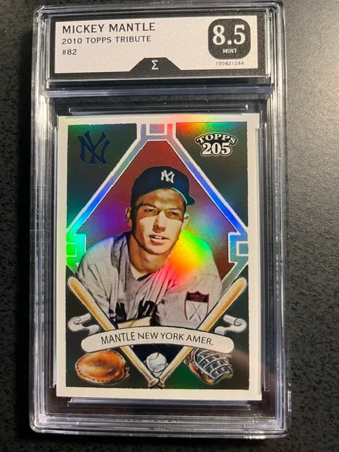 MICKEY MANTLE 2010 TOPPS TRIBUTE #82--GRADED 8.5